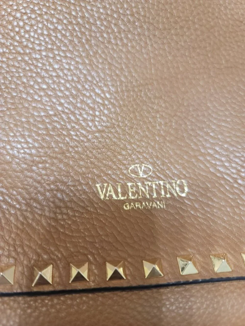 Valentino Garavani Rockstud Hobo Messenger Bag Brown Grain Leather - Picture 8 of 11